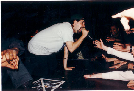 deadmilkmen-singer-capitaltheater