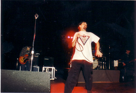 singer-deadmilkmen