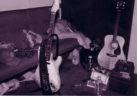sonic-iguana-controlroom-mess